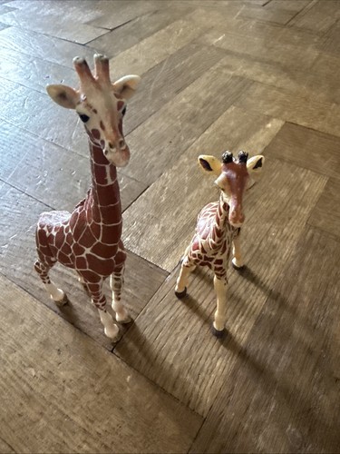 Schleich giraffe figures - figures, x2