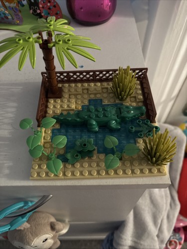 Building bricks crocodile - building,