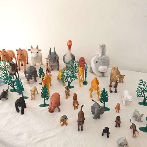 Plastic toy animals job - job, lot