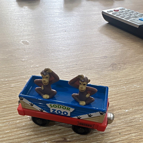 Sodor zoo monkey - monkey, car