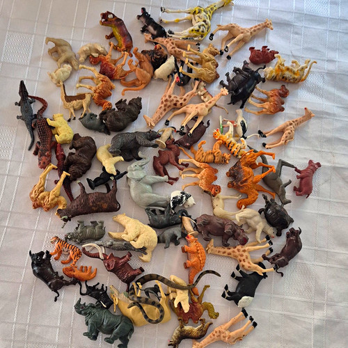 Large job lot plastic - job,