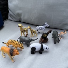 10 Zoo Animal Plastic Toys